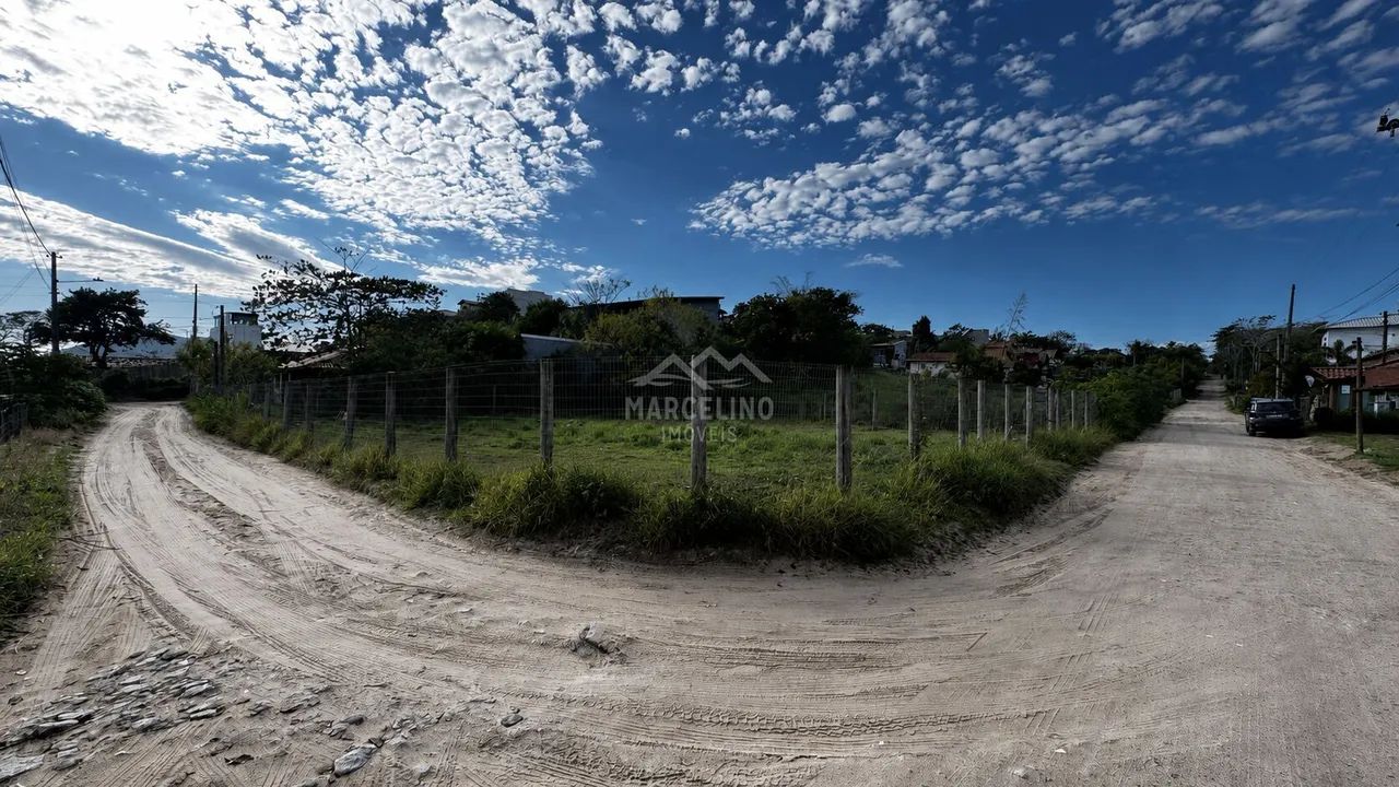 Terreno próximo ao centrinho da praia do Rosa - Foto 3