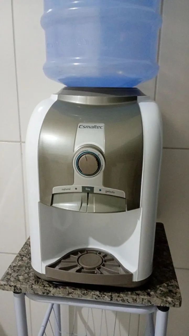 Gela água 
