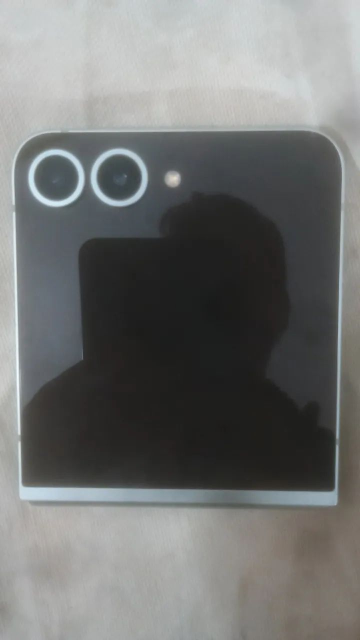 Samsung Galaxy Z Flip6 - Foto 5
