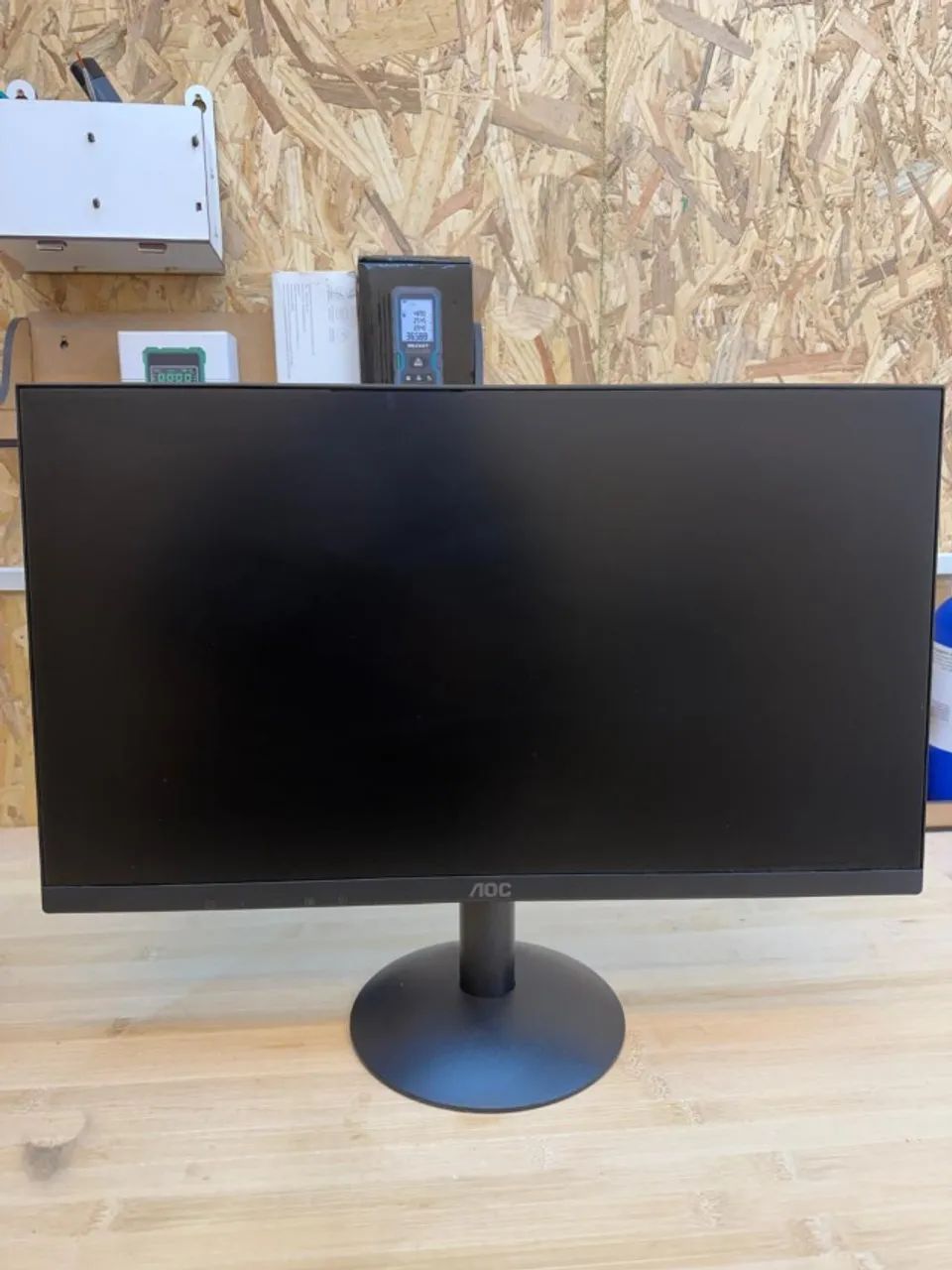 Monitor AOC LED 22" - HDMI + VGA | Excelente Estado