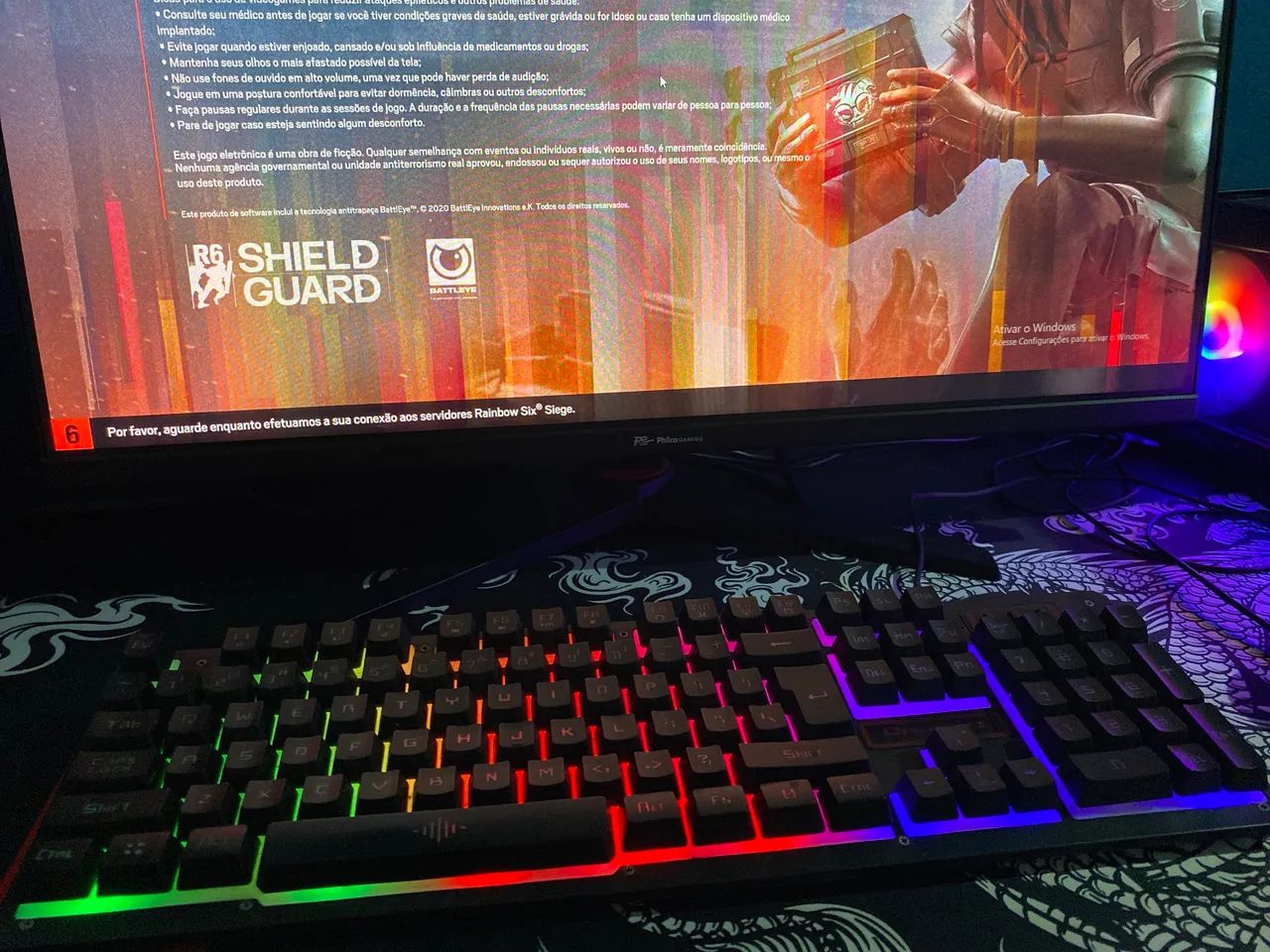 Teclado Gamer 100% com RGB