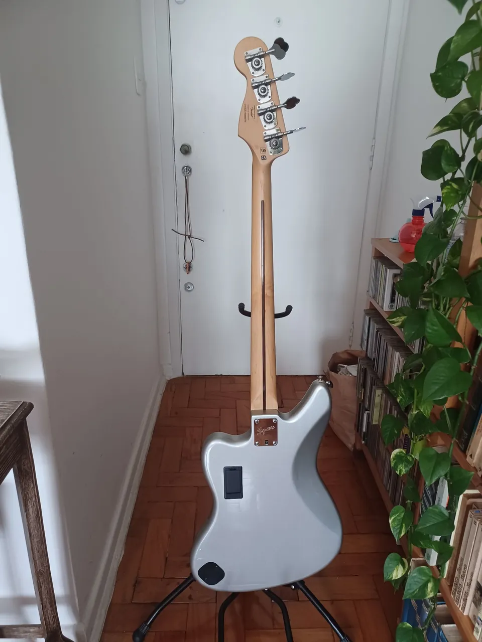 squier jaguar baixo