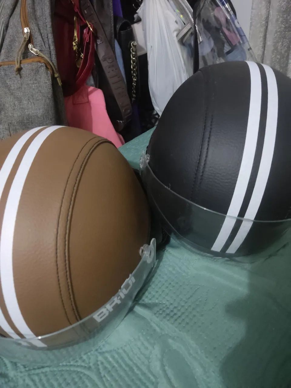 Capacetes Retrô Estilo Motoca (Marrom e Preto) - Par - Foto 2