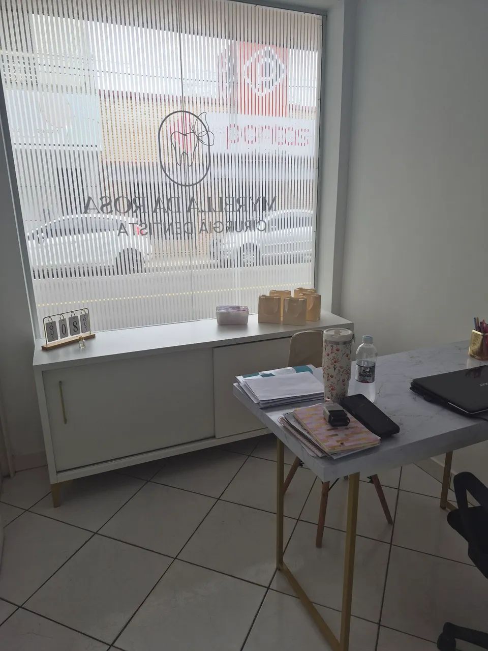 Aparador sala/escritório 
