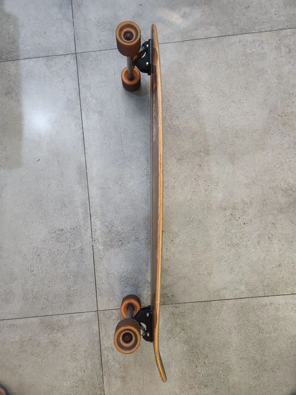 Longboard Globe Original - Estável, Confortável e Pronto para Usar - Foto 4