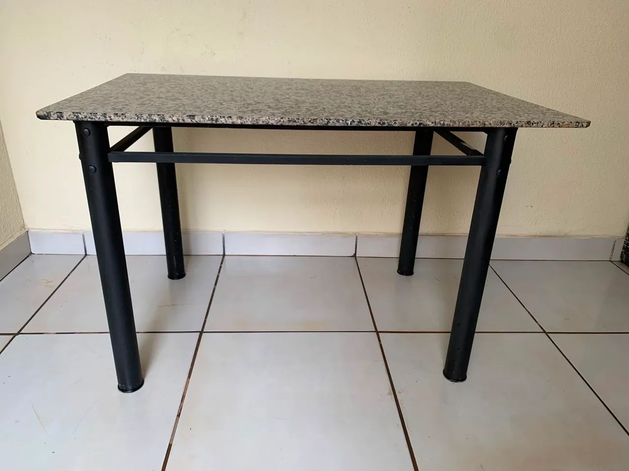 Mesa de mármore ( sem cadeiras) medidas 120x75cm - Foto 2