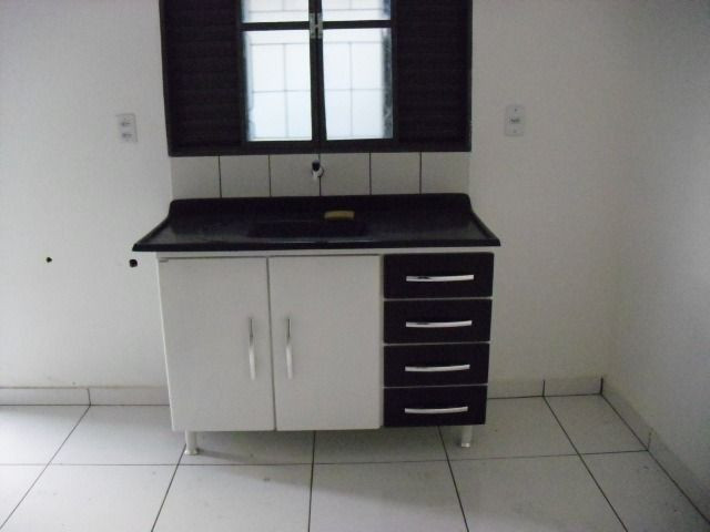 Quarto com banheiro perto da Coca-Cola - Foto 2