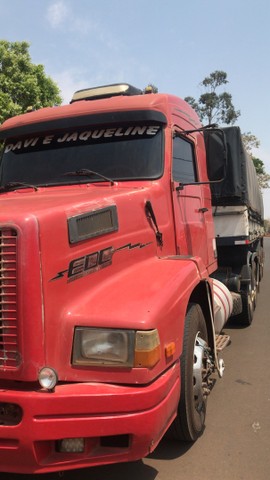 CAMINHÃO VOLVO BICUDO