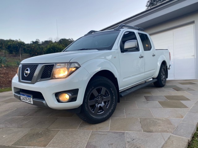FRONTIER ATTACK 4X4 AUTOMÁTICA DIESEL