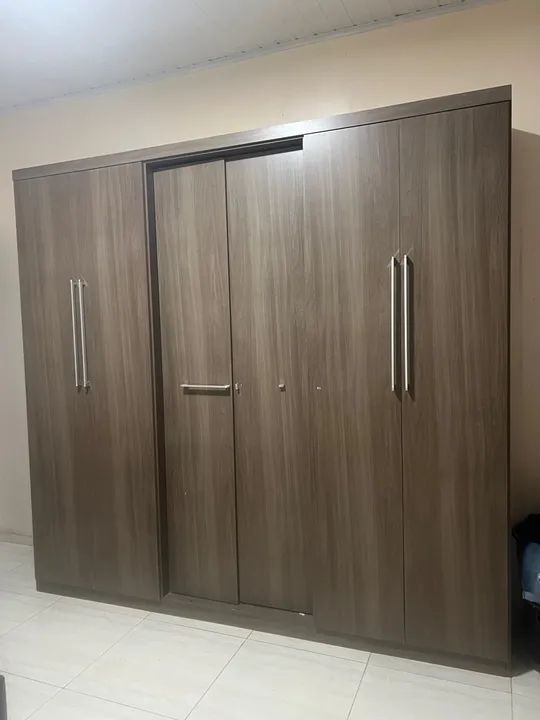 Vendo guarda roupa casal 6 portas - Foto 3