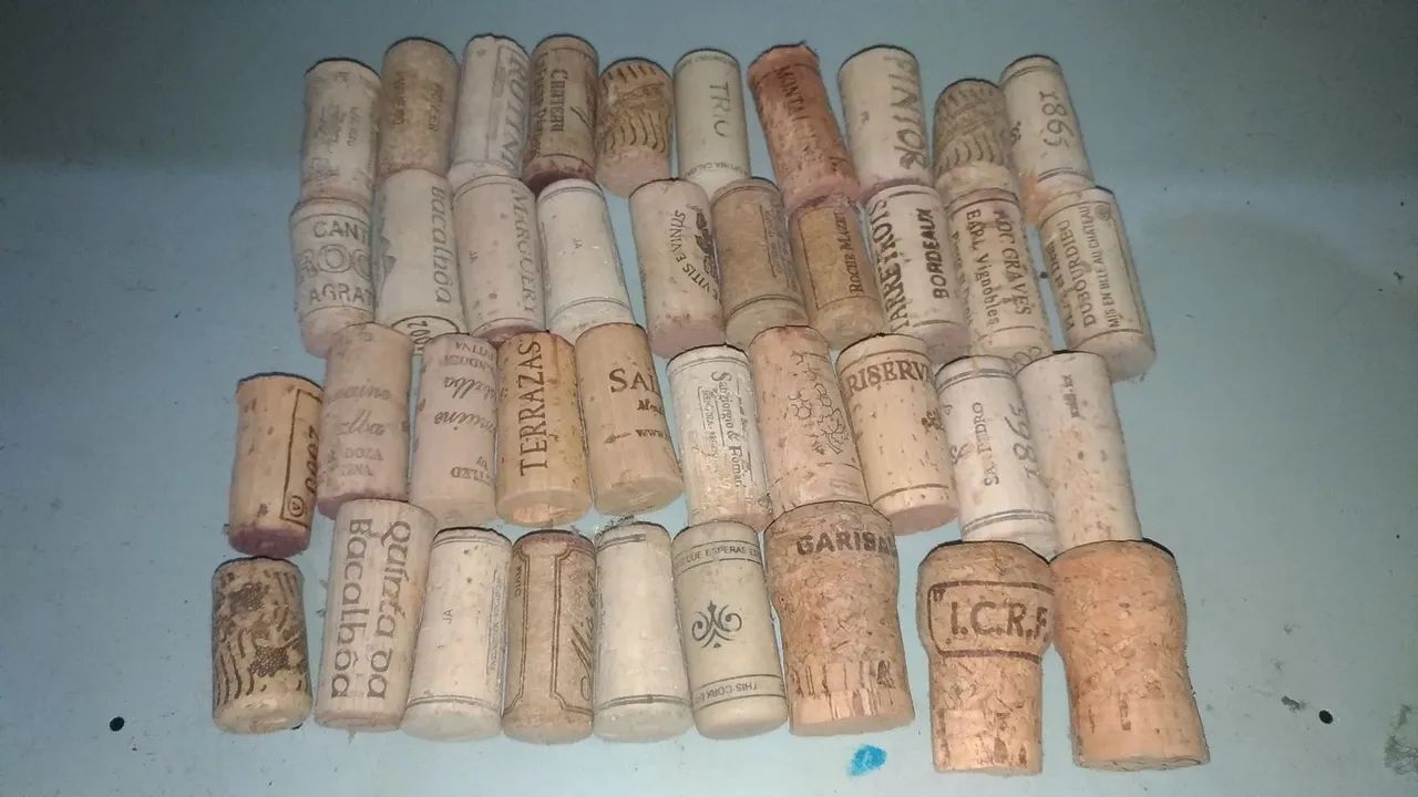 Lote rolhas em cortiça conjunto, originais, usadas, tenho umas 60u. - Foto 5