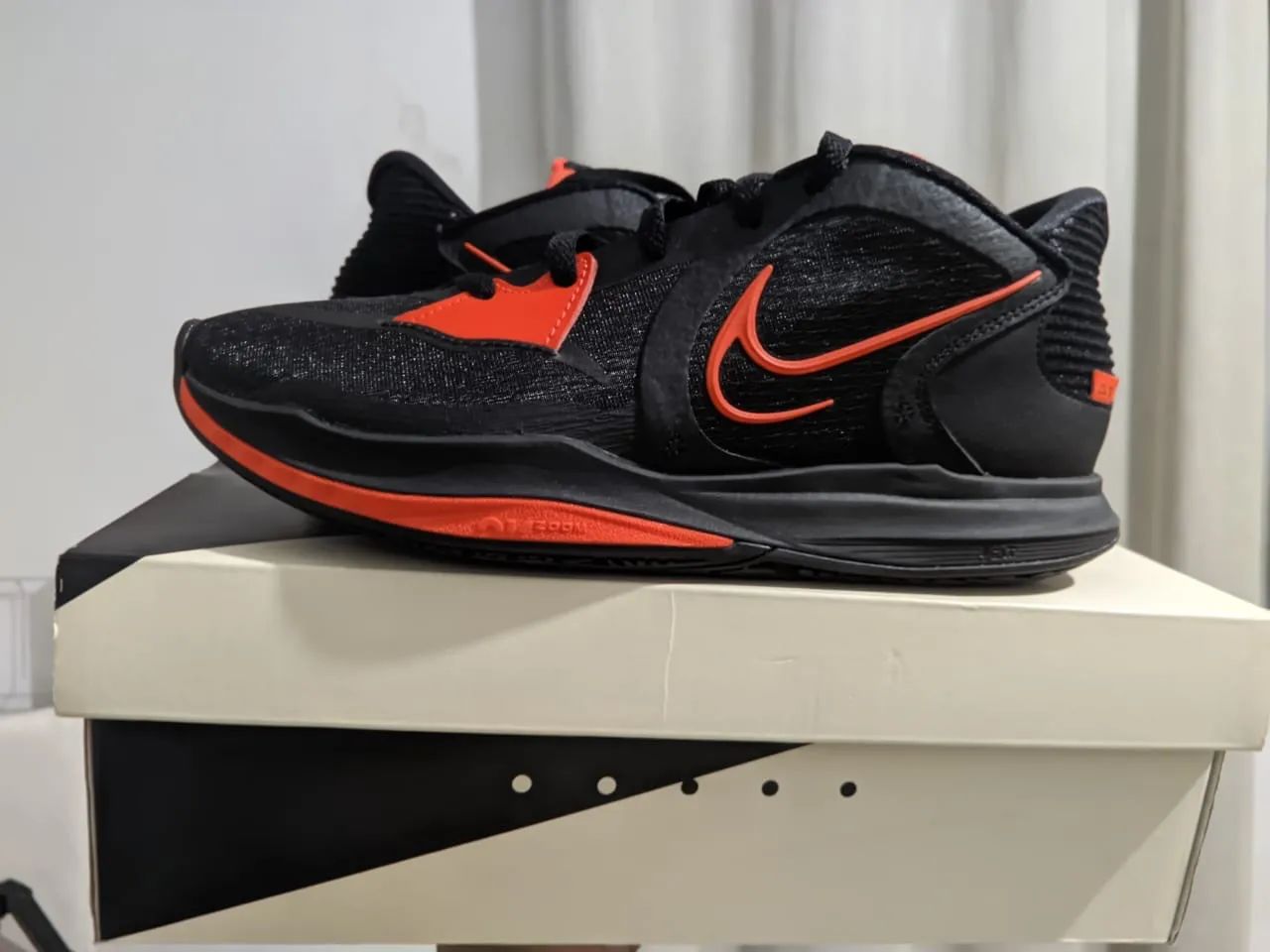 Nike Kyrie Low 5 - Foto 4