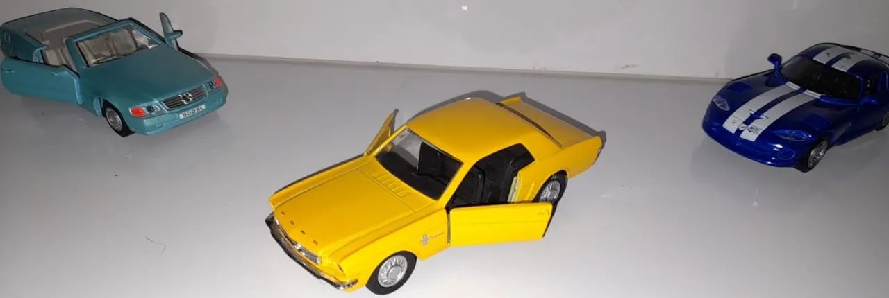 3 Miniaturas Antigas,Maisto,Carros Antigos,Em Muito Bom Estado - Foto 2