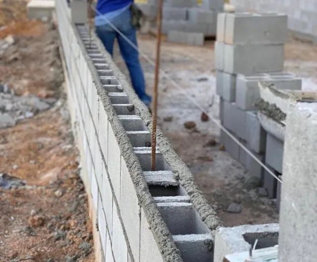 Assentamento de Bloco, Casas, Muros  - Foto 3
