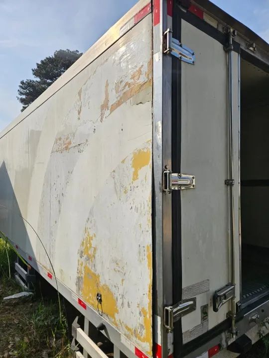 Baú frigorífico 5,50m para 3/4 marca Argi  - Foto 4