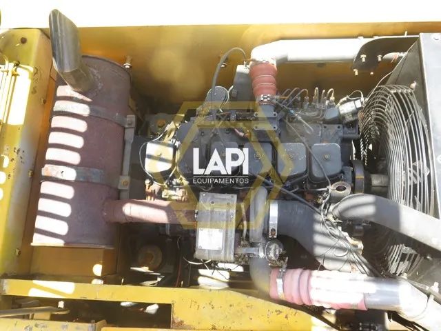 Escavadeira Hyundai R250 2010 - Foto 6