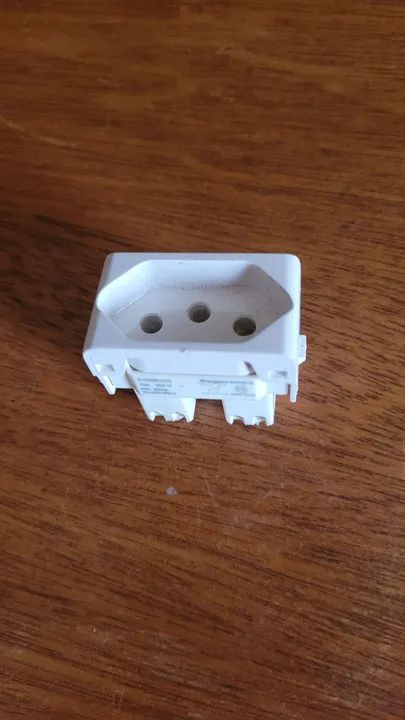 Tomada 10 A 250 V branca