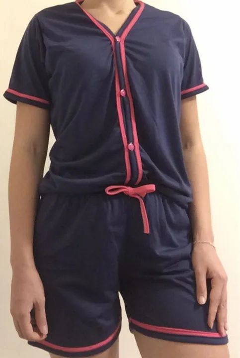 Pijama americano sem gola, com botões, confortável, para amamentação e na moda  - Foto 2