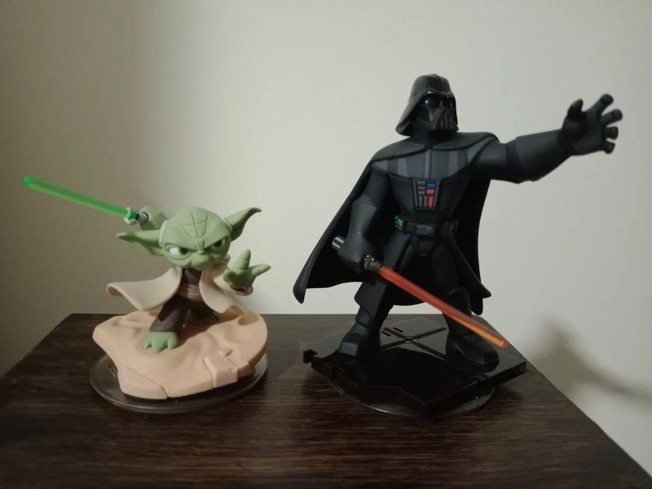 Boneco Star Wars Yoda e Darth Vader Disney Infinity 3.0