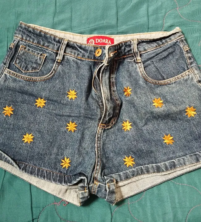 Shorts Jeans Estampa de Estrela