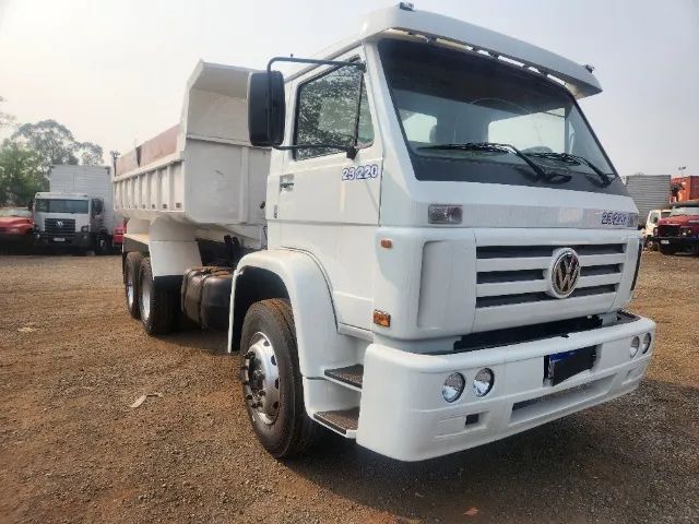Caçamba VW 23 220 2004 