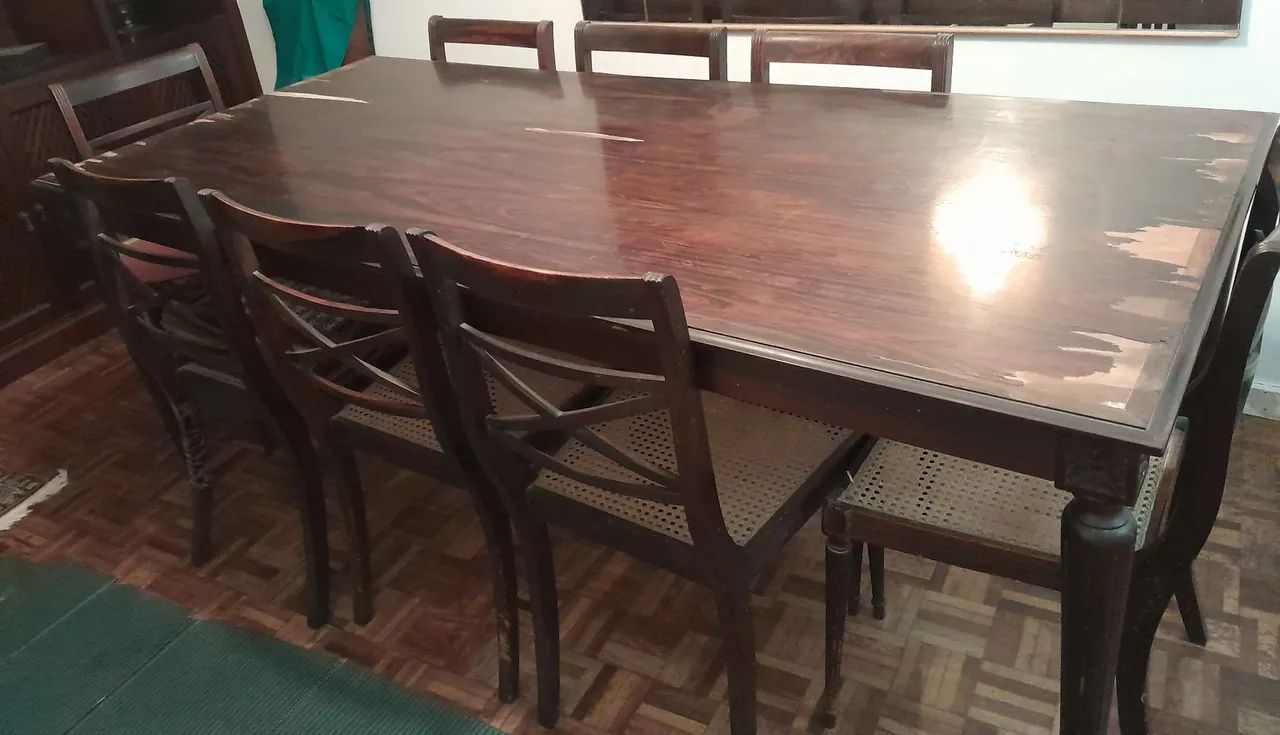 Mesa de jacarandá 1,98 X 0,89 com cadeiras