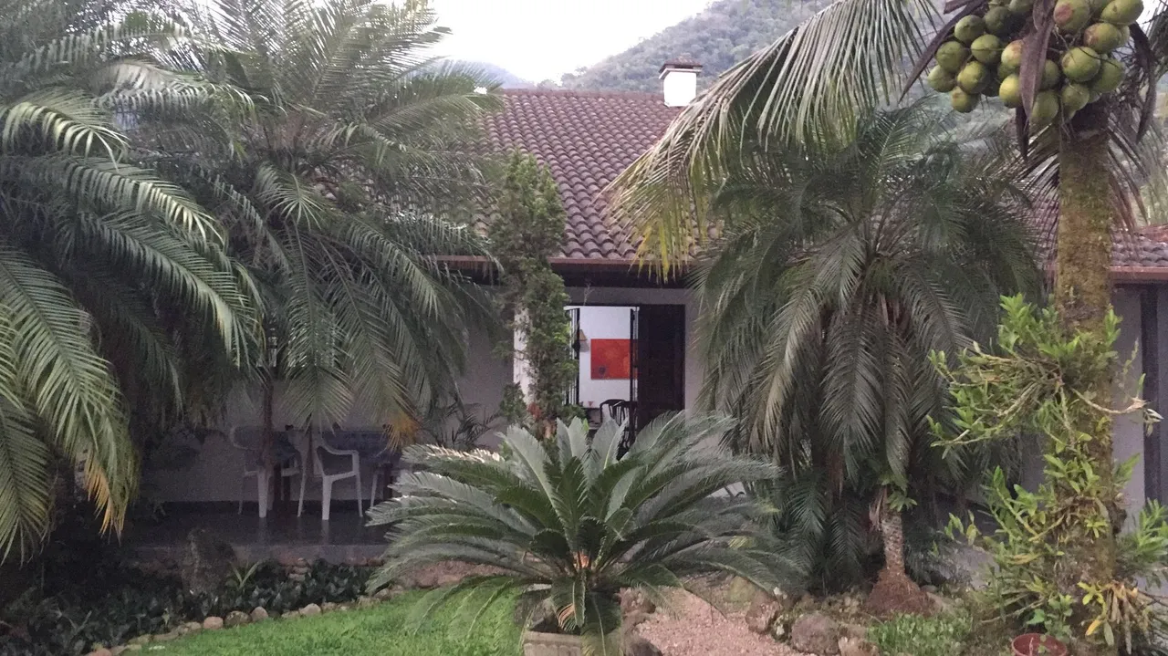 Casa Ubatuba! Preço especial !!Linda aceita pet. 300mts P.Lazaro.