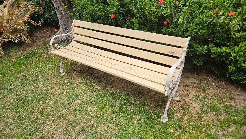 Banco de Jardim em madeira e ferro fundido