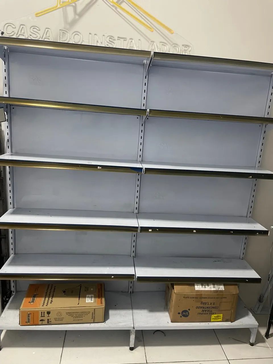 Prateleiras de Aço para Comércio - Ótimo Estado!