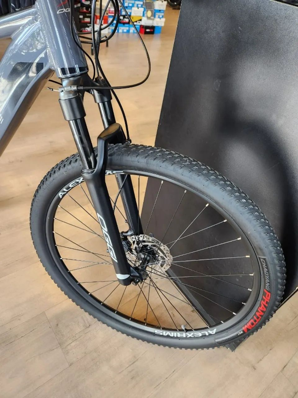 Bicicleta Elétrica Oggi 8.0 C/Acelerador - Tamanho M-17" - Semi Nova - Foto 4