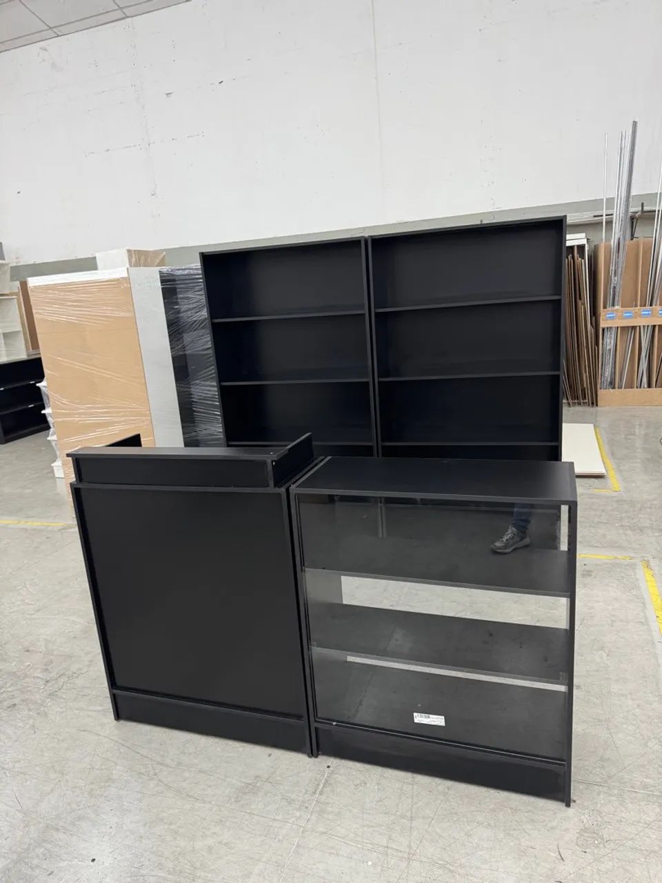 Balcão Caixa + Balcão Vitrine + Prateleira Expositor Preto  MDF