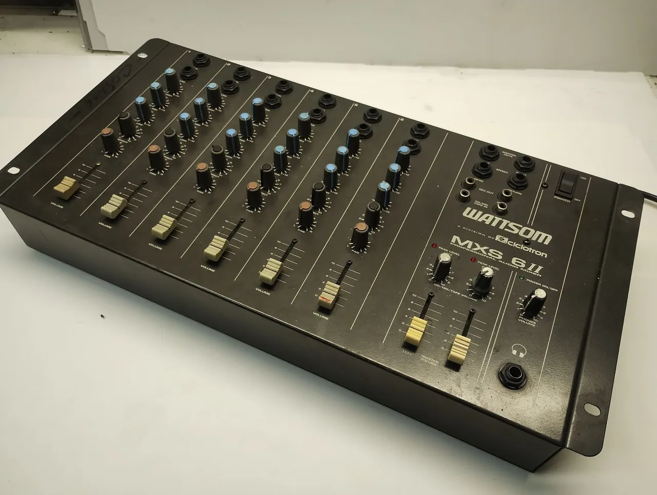 Mesa de Som Wattson MXS 6 II