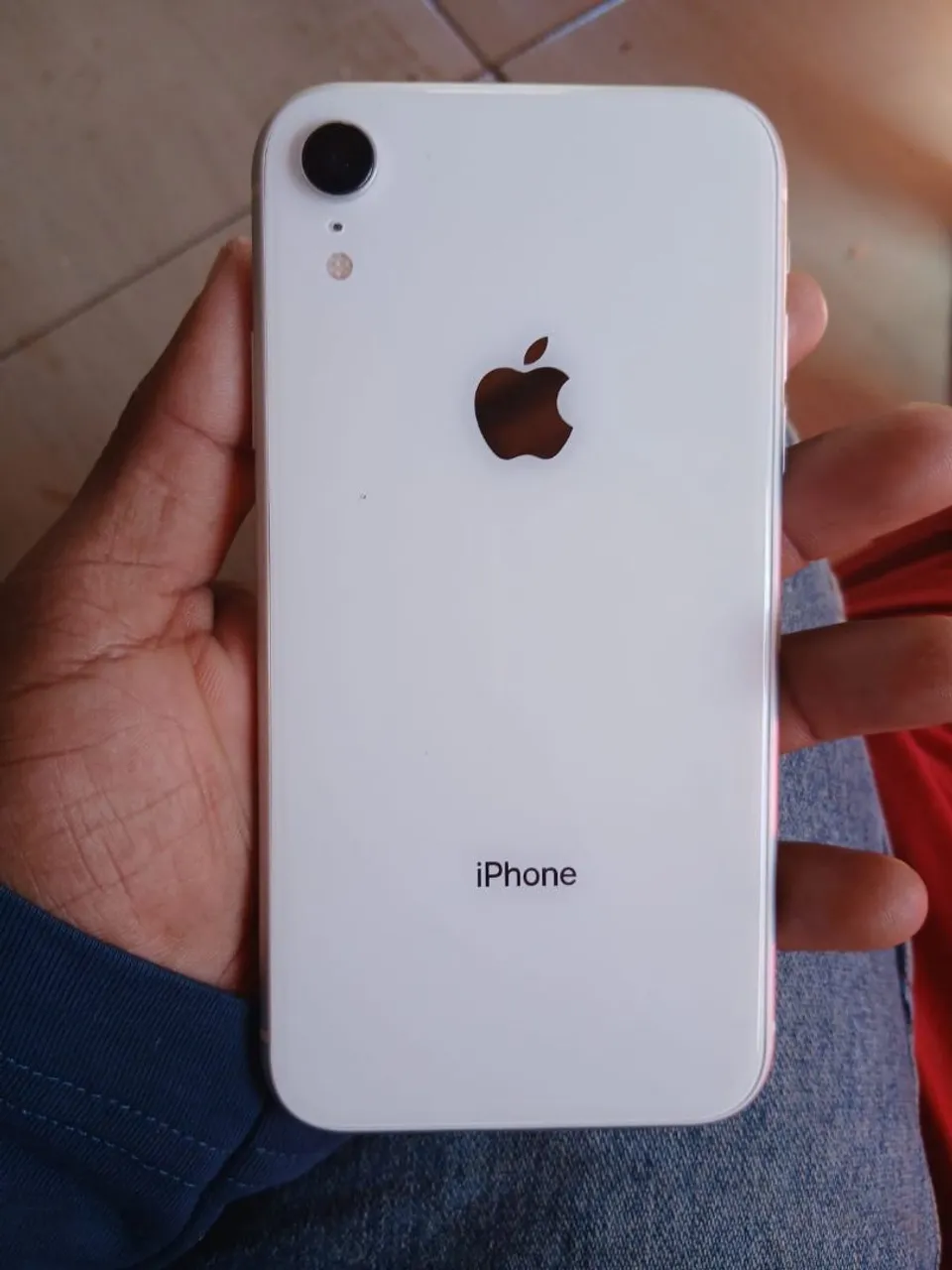 iPhone branco XR