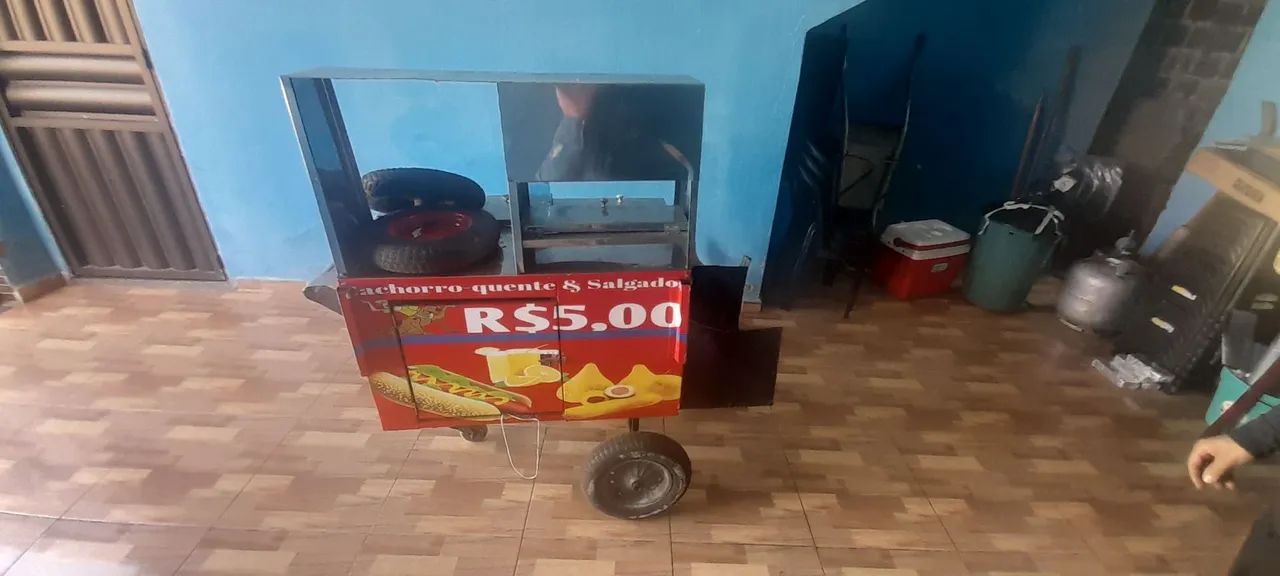 Carinho de lanche e cachorro-quente