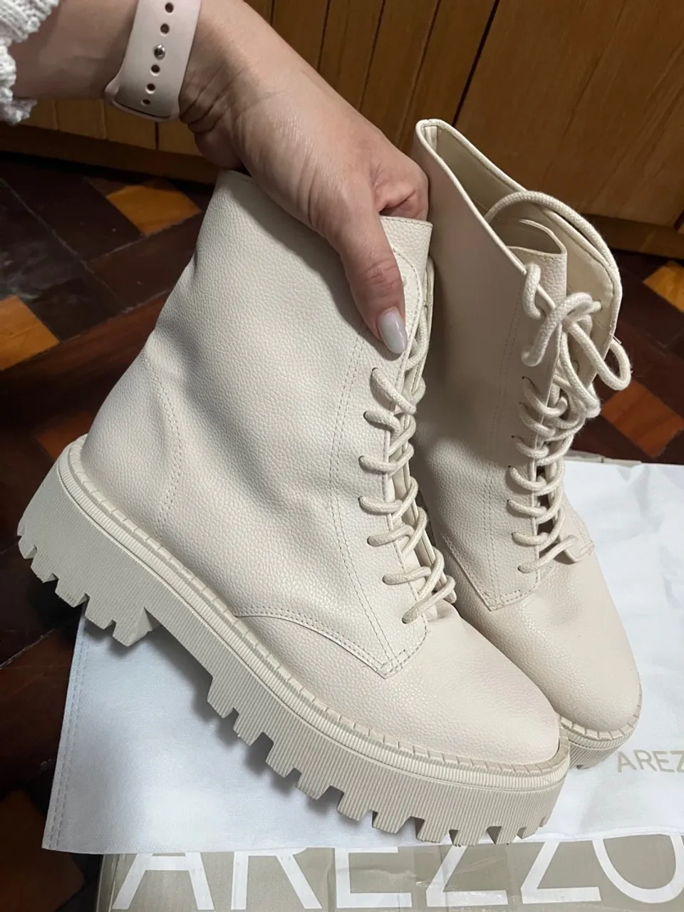 Bota Coturno Arezzo Off White