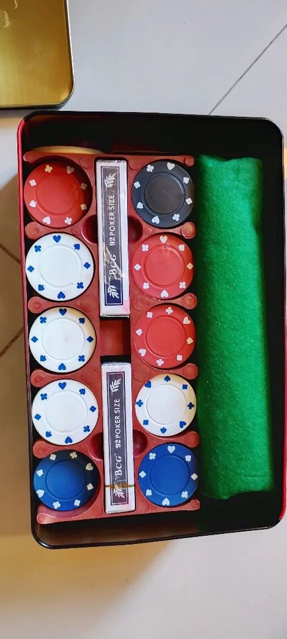Complete Poker Set421229754980782083