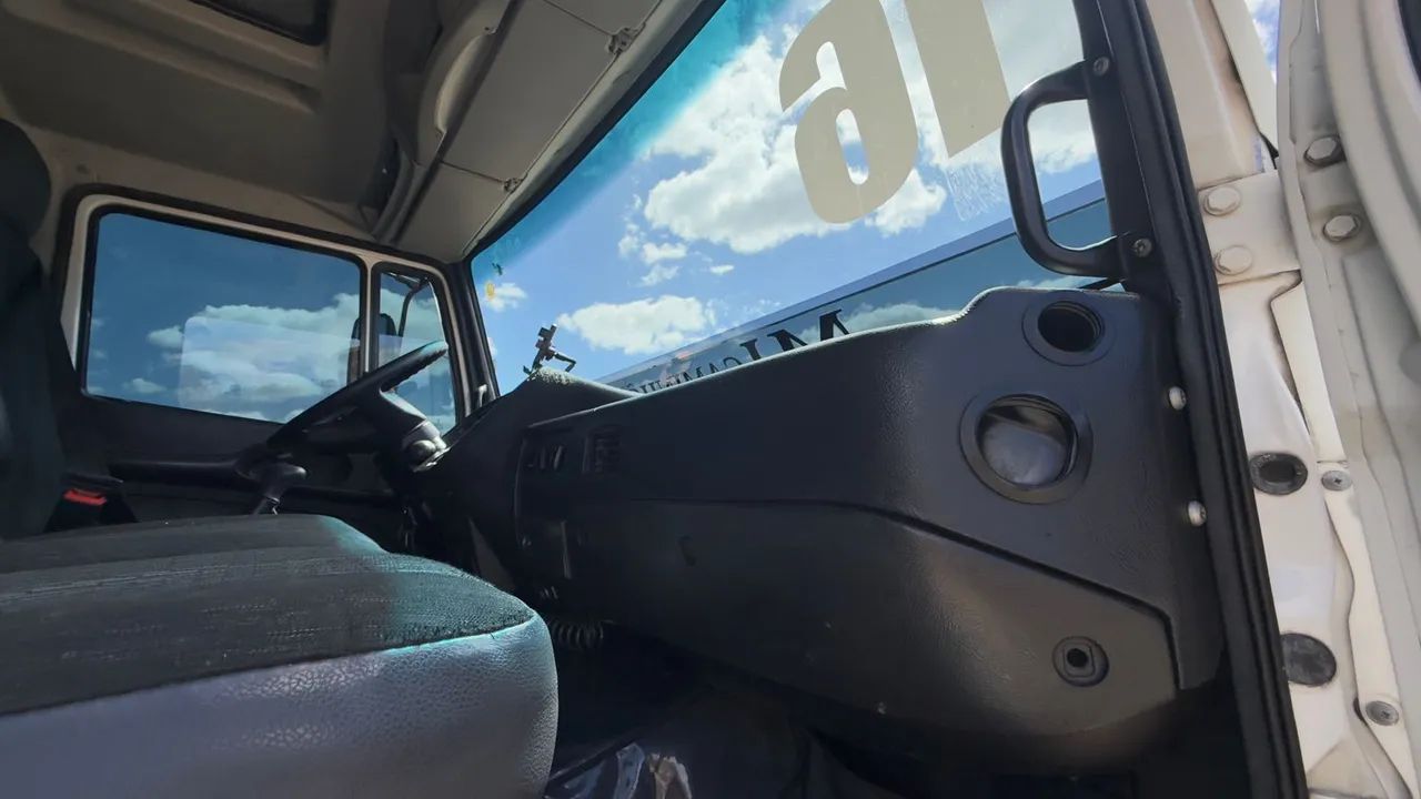 CAMINHÃO MB ATRON 1719 UNICO DONO 2016 - Foto 5