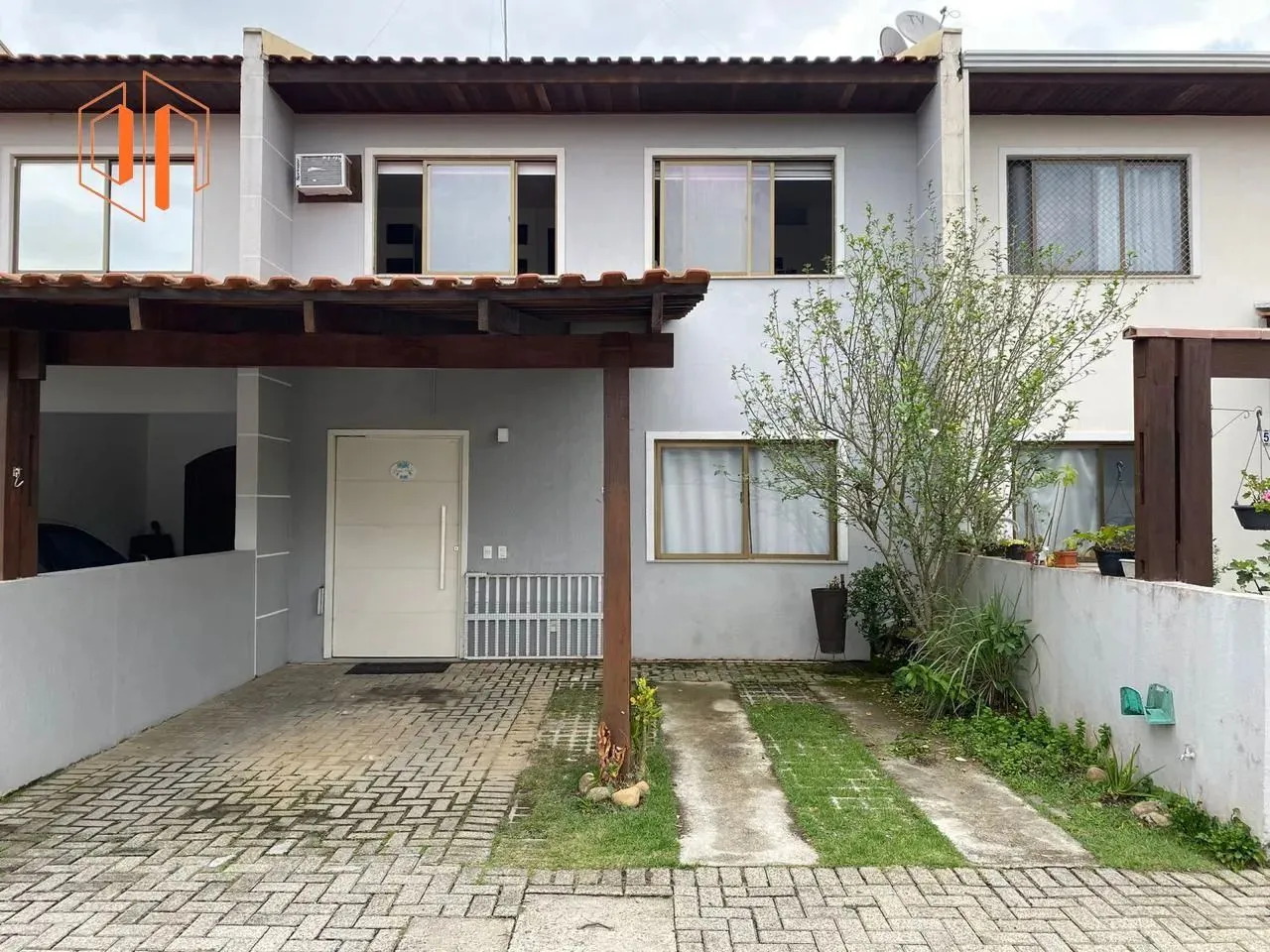 Sobrado para Venda em Curitiba, Campo Comprido, 3 dormitórios, 1 suíte, 3 banheiros, 3 vag