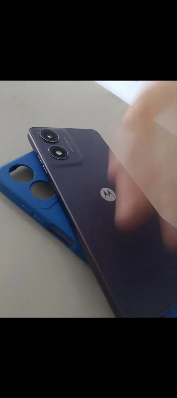 Vendo Moto G s04s , 128 GB 100% A bateria , um pequeno trinco não d nem pra ver