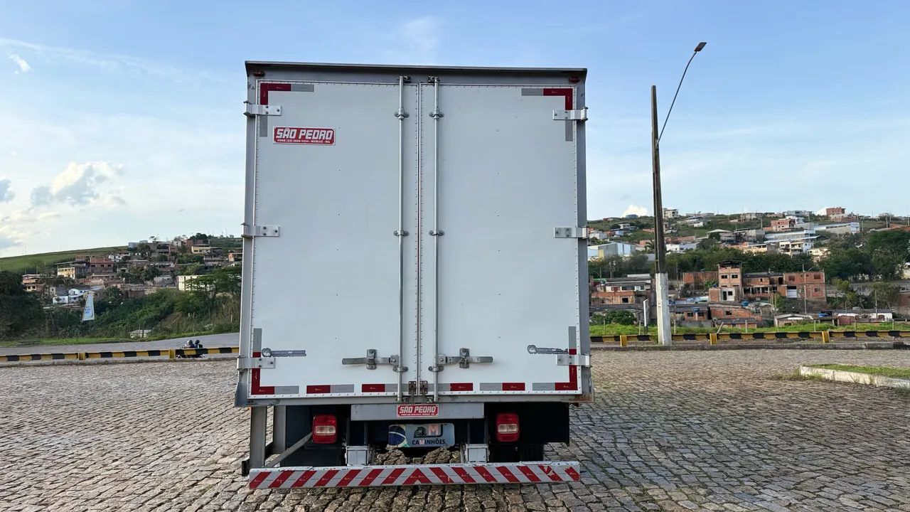 VW 6160 baú ano 2022 Novíssimo diferenciado  - Foto 6
