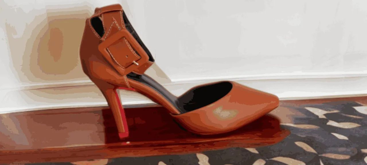 Sandália feminina/ scarpin marrom salto alto - Foto 4