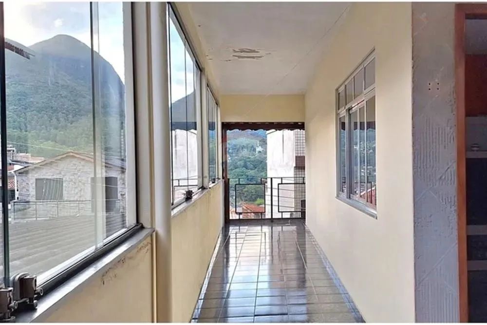 CASA À VENDA em OLARIA - 2 QUARTOS, SUÍTE E GARAGEM - NOVA FRIBURGO - POR R$359.000 - Foto 2