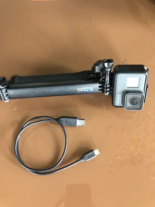 Câmera GoPro Hero 5 Black com 3-Way (Bastão de Selfie)