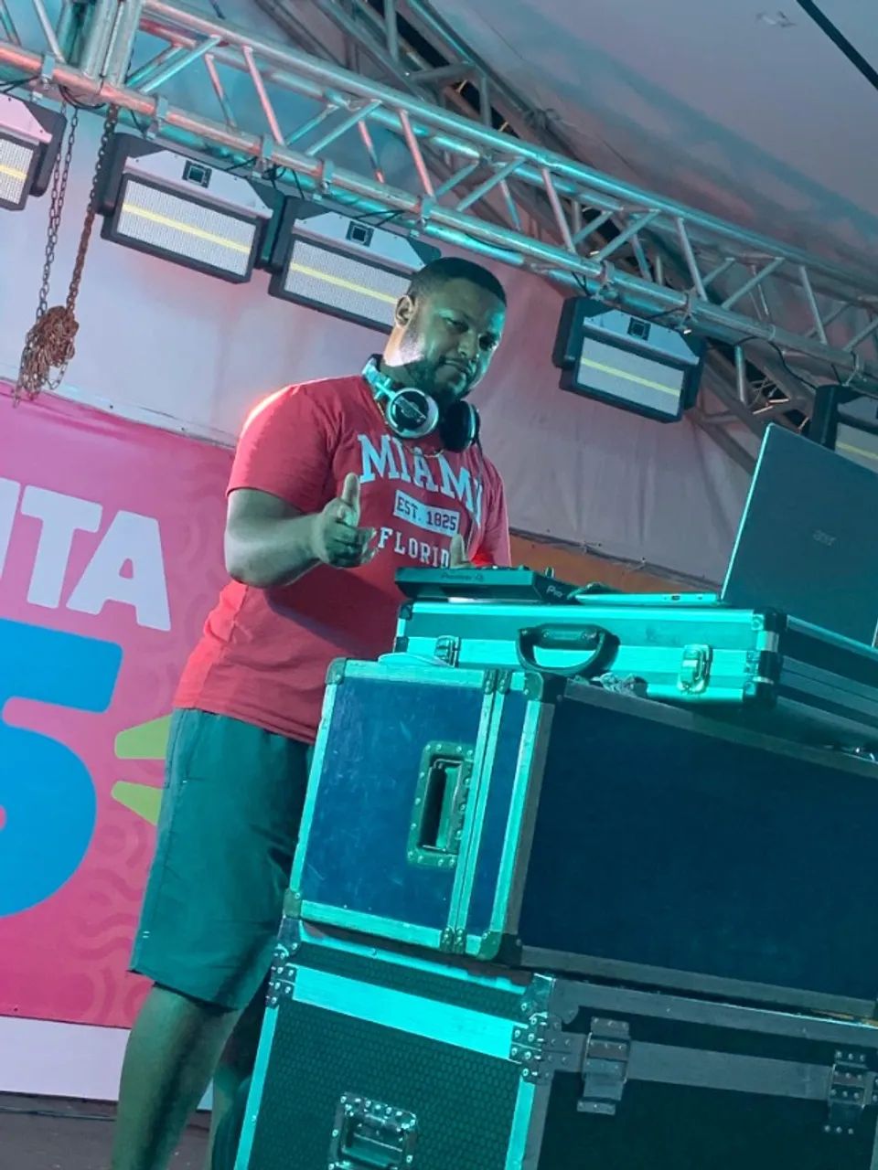 DJ Waldoque - Som e Iluminação para Eventos