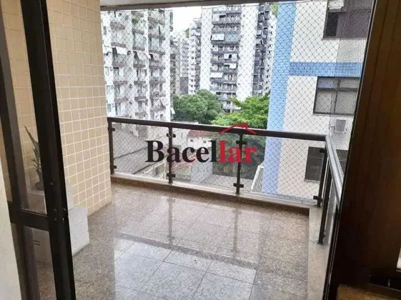 Apartamento 4 Quartos, Suíte e Varanda