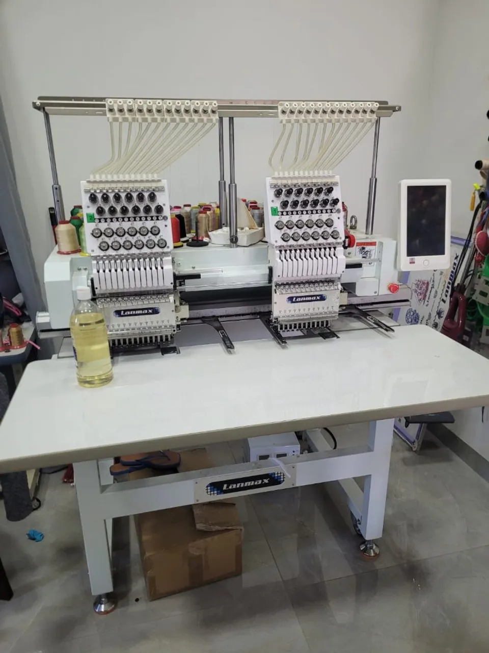 Máquina de Bordado Lanmax Duas Cabeças 12 agulhas