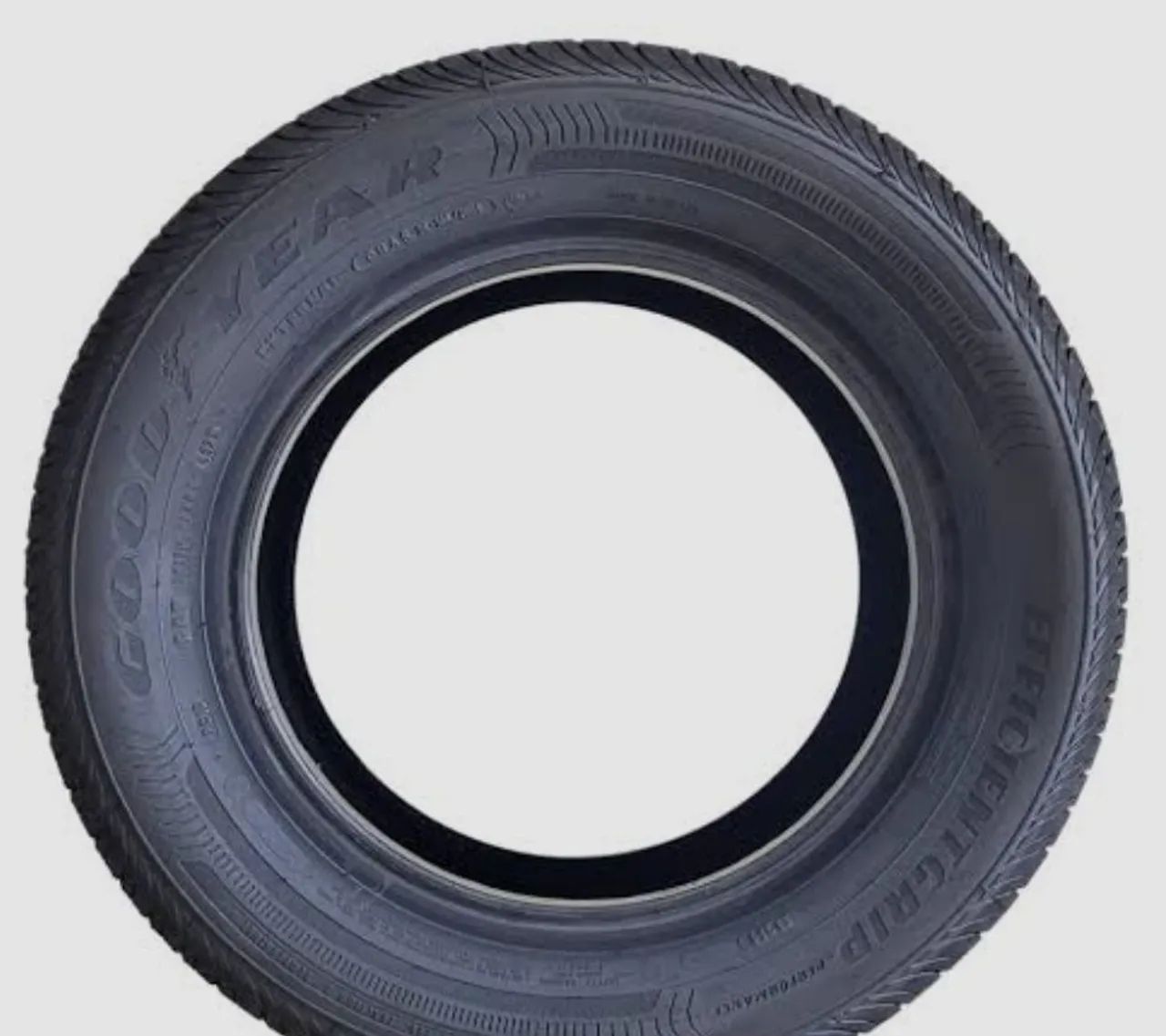 Pneu 205/60/15 Goodyear  - Foto 2