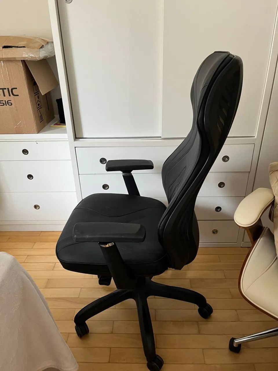 Cadeira Escritório Ajustável Linda, Nova e Ergonômica - Foto 3