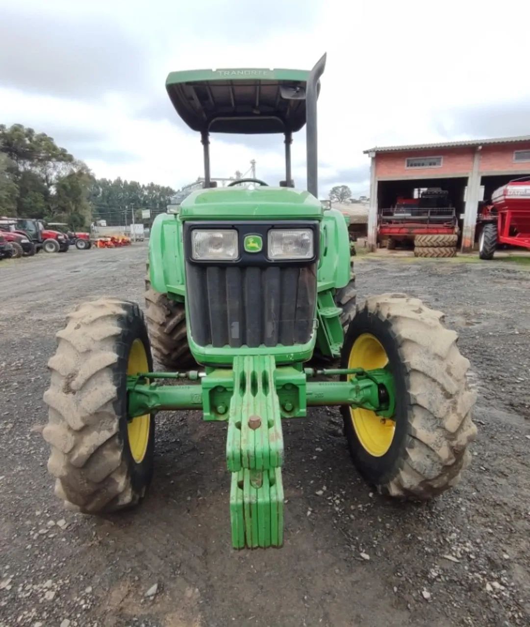 Trator John Deere - JD5085E. Fabricação 2013 - Foto 2