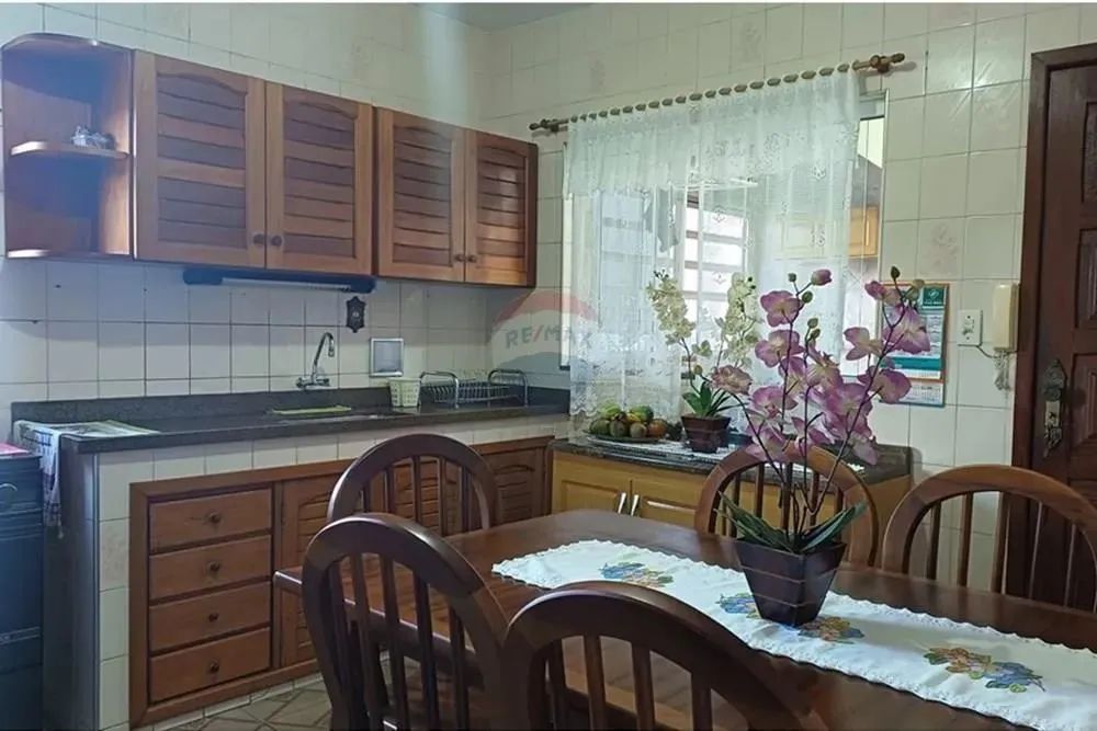 CASA À VENDA em OLARIA - 2 QUARTOS, SUÍTE E GARAGEM - NOVA FRIBURGO - POR R$359.000 - Foto 4